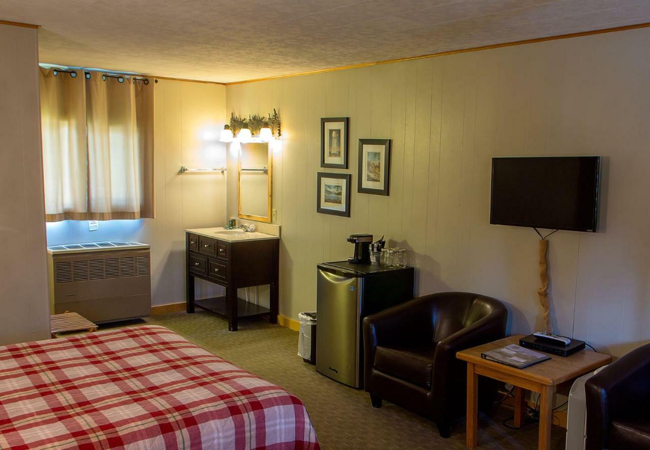 High Country Motel And Cabins Cooke City Eksteriør bilde